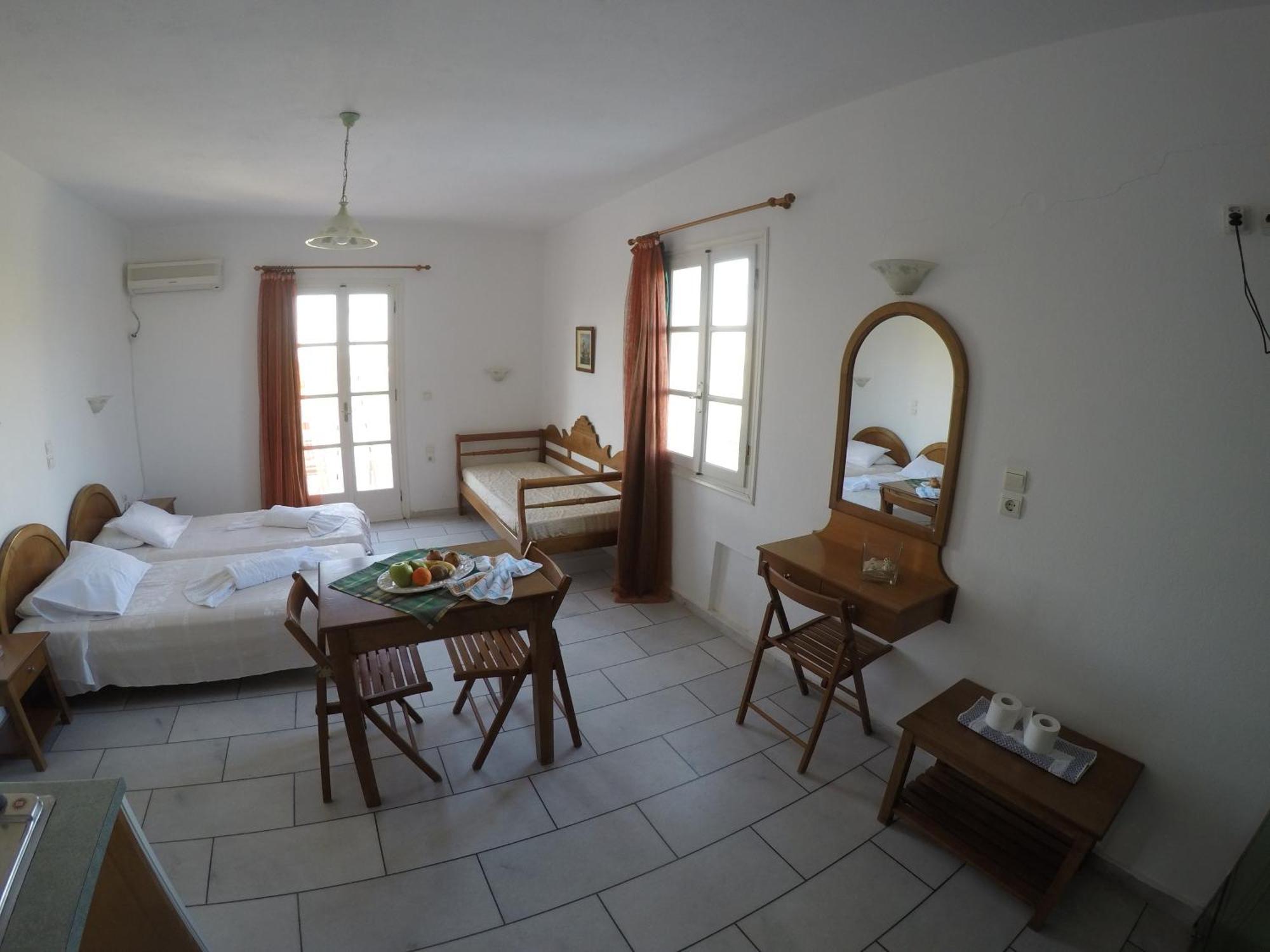 Birbas Hotel Agia Anna  Buitenkant foto