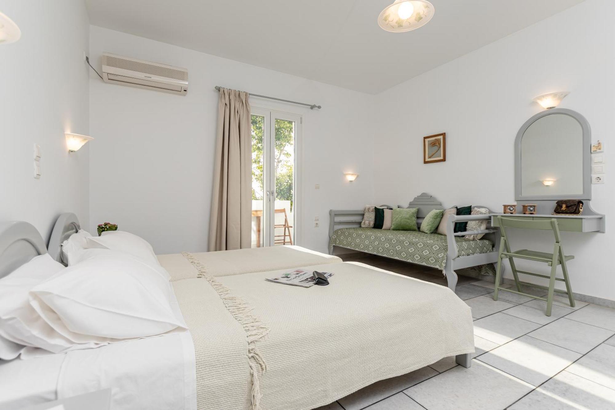 Birbas Hotel Agia Anna  Buitenkant foto