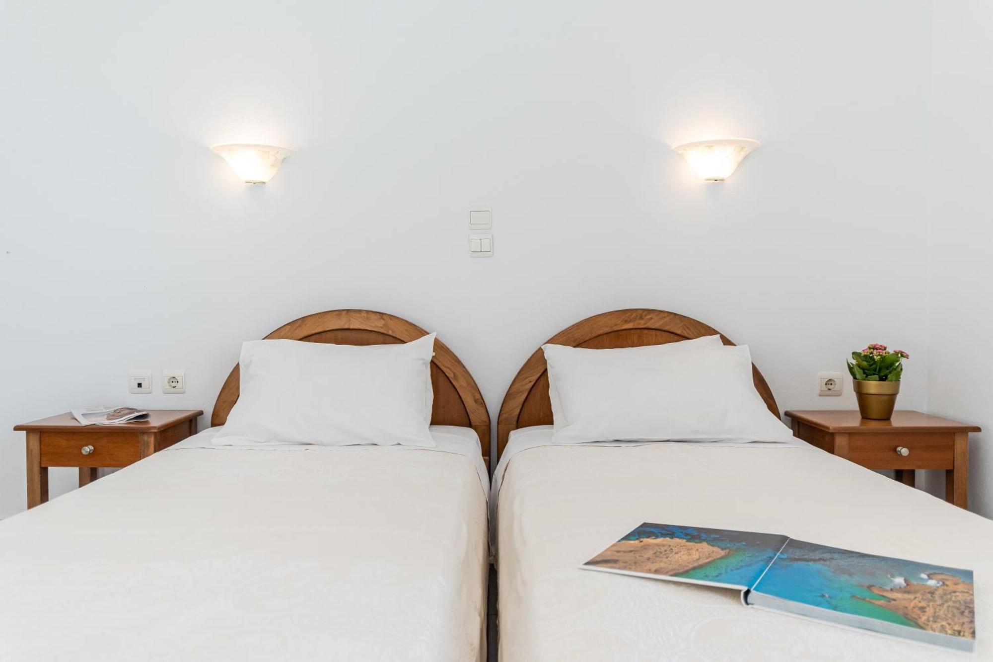 Birbas Hotel Agia Anna  Buitenkant foto