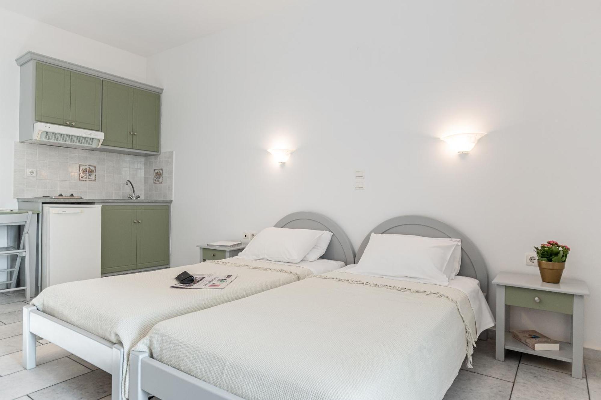 Birbas Hotel Agia Anna  Buitenkant foto