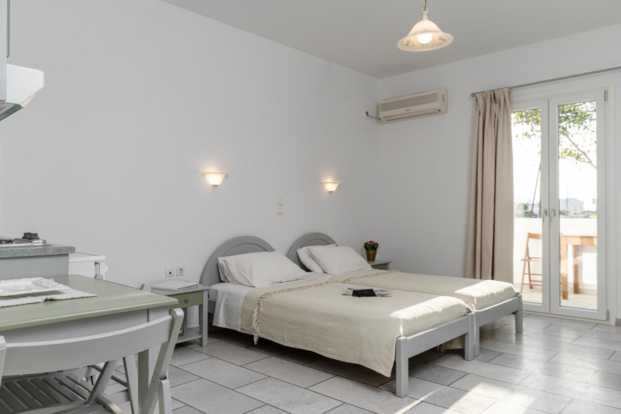 Birbas Hotel Agia Anna  Buitenkant foto